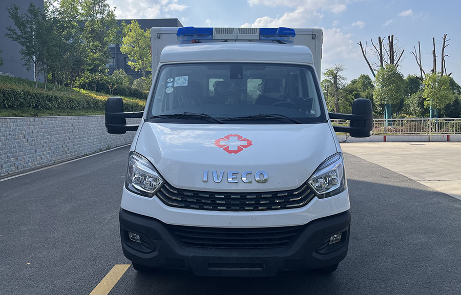 依维柯大型方舱救护吃瓜91 